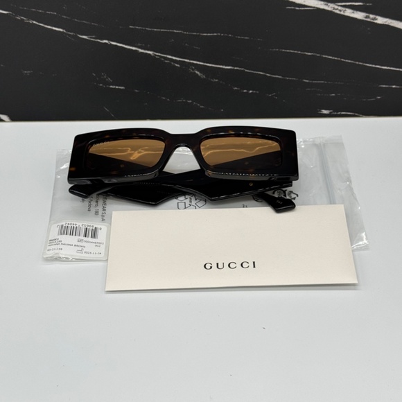 NEW GUCCI Rectangular frame sunglasses in tortoiseshell acetate WOMEN GUCCI - Picture 11 of 13